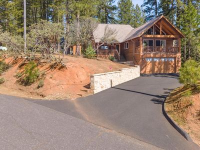 2105 Georgeann Dr