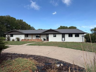 310 E Hanks Trl