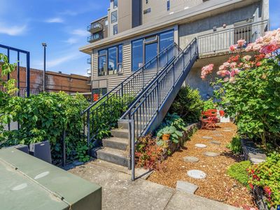 156 Front St NE #280