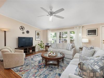 8 King Philip Rd