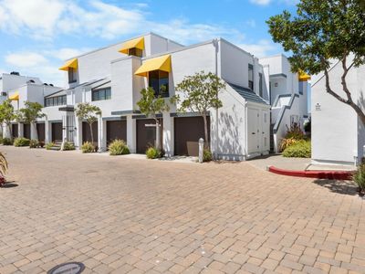 612 Portofino Ln