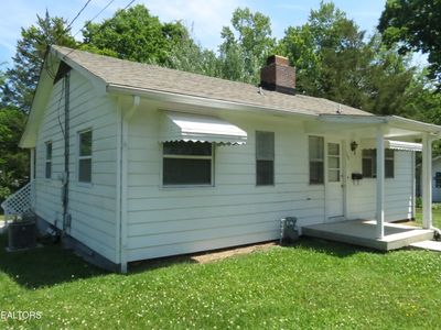 105 Thornton Rd