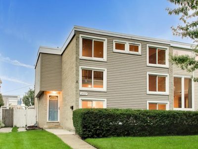 Property at 2117 E Gregory St, Arlington Heights, IL
