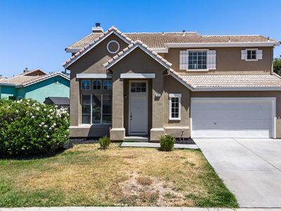 1915 Maplegrove Ln
