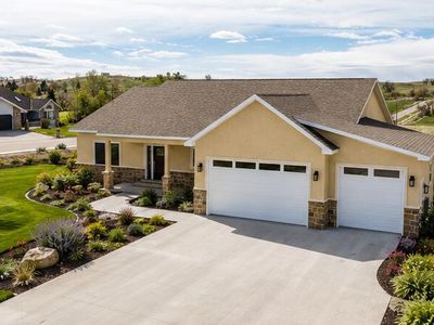 2 Hilltop Dr