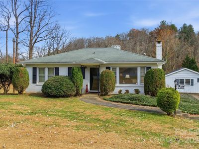 940 Meadowlane Dr NW