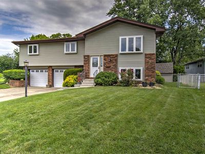 4652 N Butler Dr