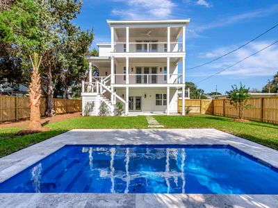 312 Palm Blvd