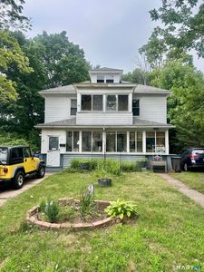 53 Woodland Street