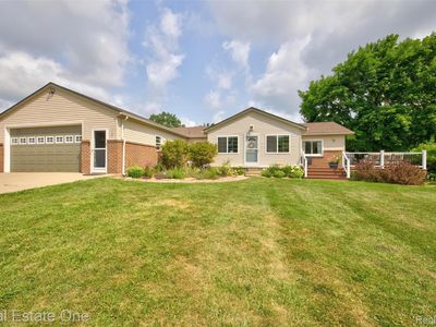1136 Brauer Rd