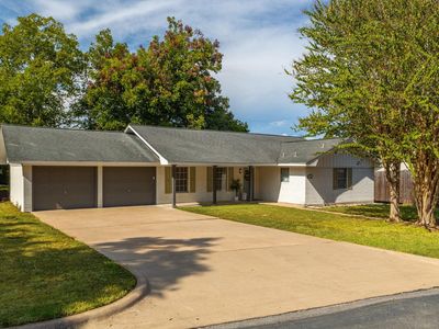 Property at 802 Spinn St, Brenham, TX