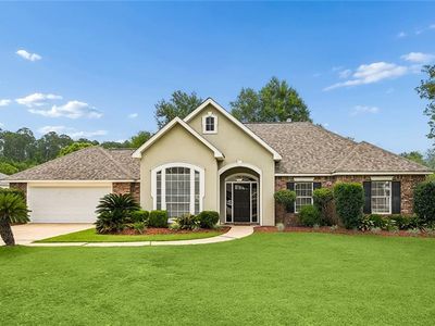 922 Crestwood Dr