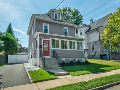 6 John St