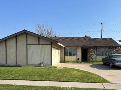 5362 Acacia Ave