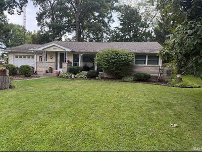 Property at 566 Sherwayne Dr, Berne, IN