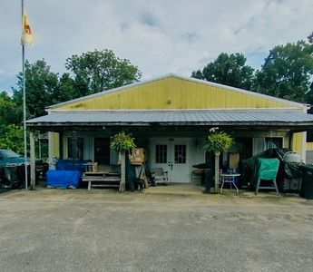388 Old Bear Creek Pike