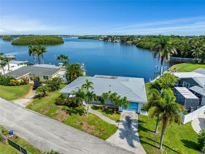 216 SW Cabana Point Cir