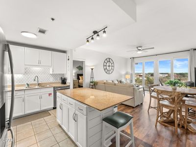 9902 S Thomas Dr UNIT 628