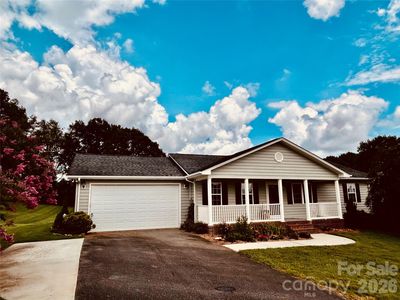 253 Stable Brook Ln