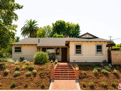 22103 Del Valle St