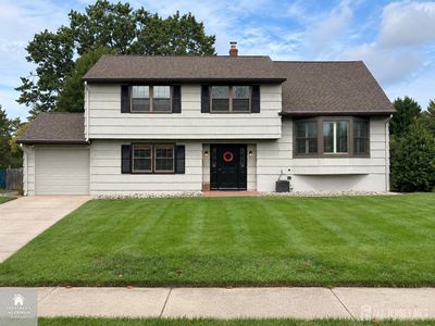 9 Lauri Ln