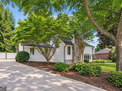 290 Saddle Lake Dr