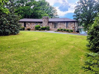 440 Loop Dr