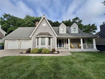 606 Camelot Dr