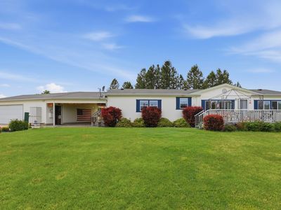 1702 W Denison Chattaroy Rd
