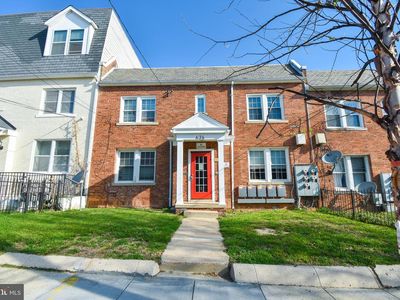 636 Girard St NE