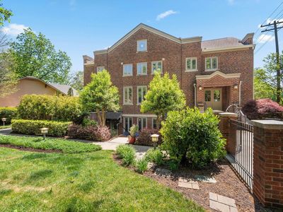 325 Hampton Ave Unit 101