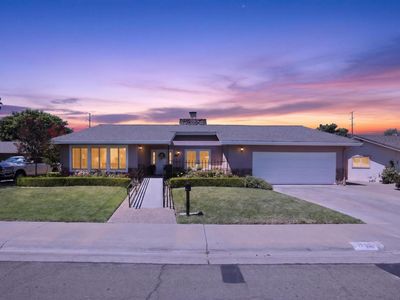 1742 Woodside Dr