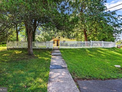 586 Lewisberry Rd