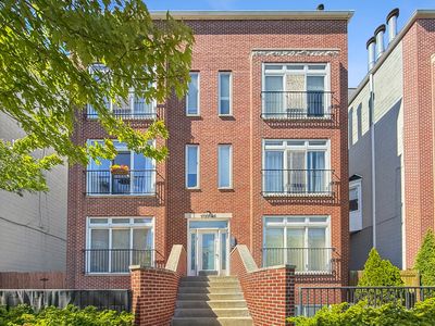 1726 W Diversey Pkwy #2E