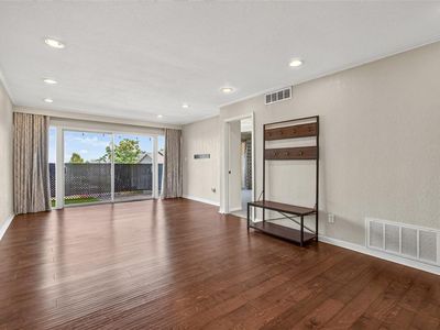 6100 N Brookline Ave APT 14