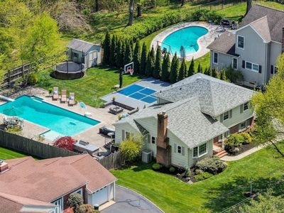 32 Fieldcrest Dr