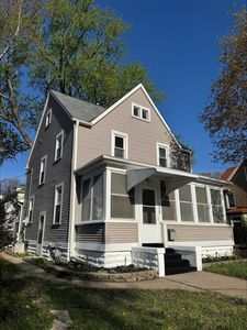 128 3rd Ave S