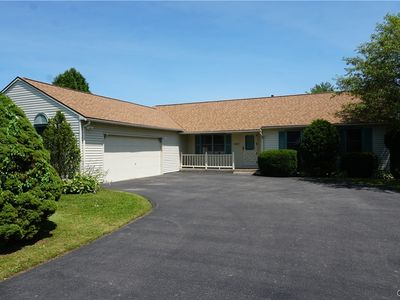 6113 Rossland Cir