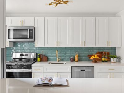 243 McDonald Ave APT 6J