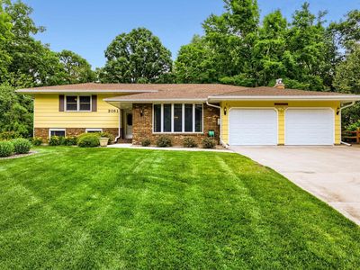 3081 Laverne Ct N
