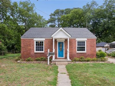 18 N Colin Dr