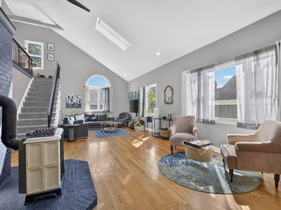 42 Epping St APT 4