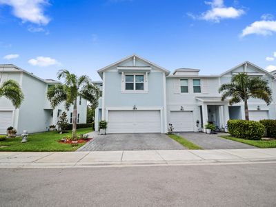 384 SE Sea Hunt Way