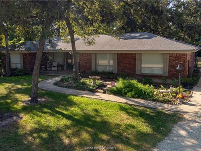 35 Golf Club Dr