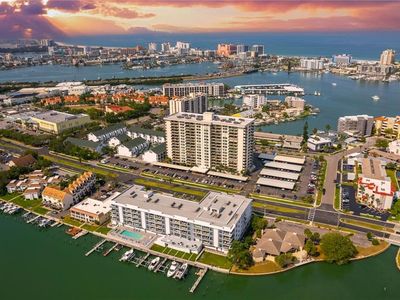 400 Island Way APT 212