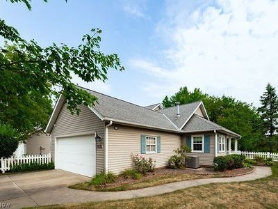 Property at 1310 Buckboard Ln, Broadview Heights, OH