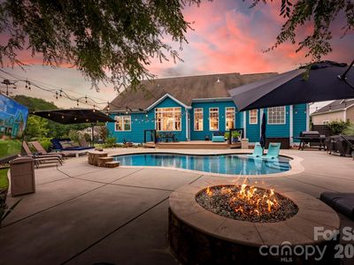 6957 Pin Oaks Dr