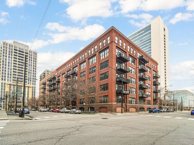 520 W Huron St APT 602