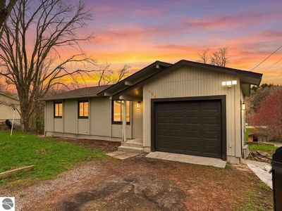 1455 Greenbrier Dr