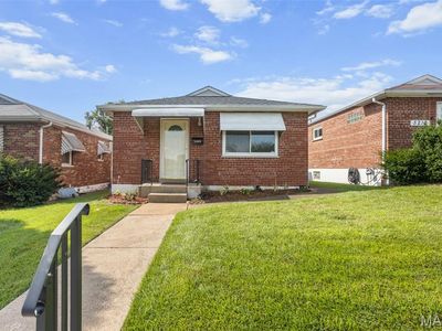 5208 Fyler Ave